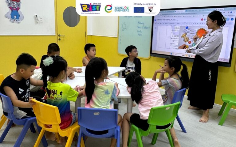 Chương trình tiếng Anh tăng cường là gì? Cách giúp con học hiệu quả